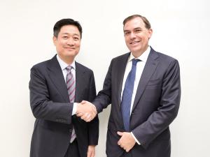 LG U+ 홍범식 대표, AWS CEO와 경주 APEC서 협력방안 논의