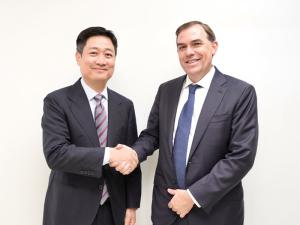 LG Uplus, AWS CEOs Meet at APEC to Deepen AI and Cloud Collaboration