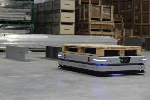 Automation and Inductive Charging Reshape Warehouse Operations
