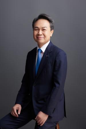 신한금융 진옥동 회장, ‘선구안’으로 생산적 금융 대전환 본격화
