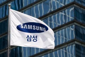 Samsung Electronics Hits KRW 300,000 Milestone as AI Semiconductor Boom Reshapes Korean Market