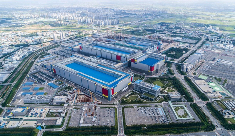 Samsung Electronics' Pyeongtaek Campus, the company's flagship semiconductor manufacturing complex in South Korea and one of the world's largest semiconductor production sites. The facility serves as a key hub for advanced memory, foundry, and AI semiconductor manufacturing. / Courtesy of Samsung Electronics.