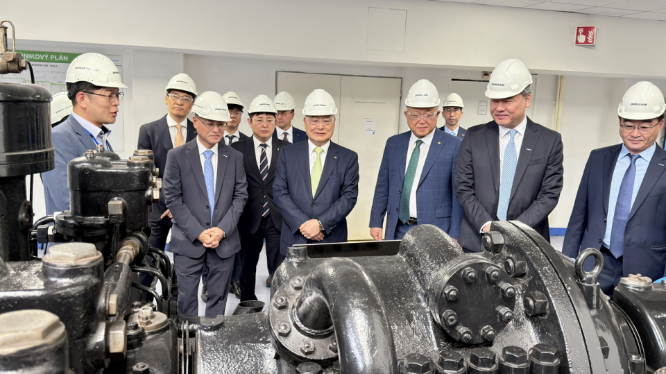 KHNP President and CEO Kim Hee-cheon reviews local project execution efforts in the Czech Republic on June 17–18 (local time), marking one year since the signing of the main contract for the Dukovany Units 5 and 6 nuclear power plant project/ Courtesy of KHNP