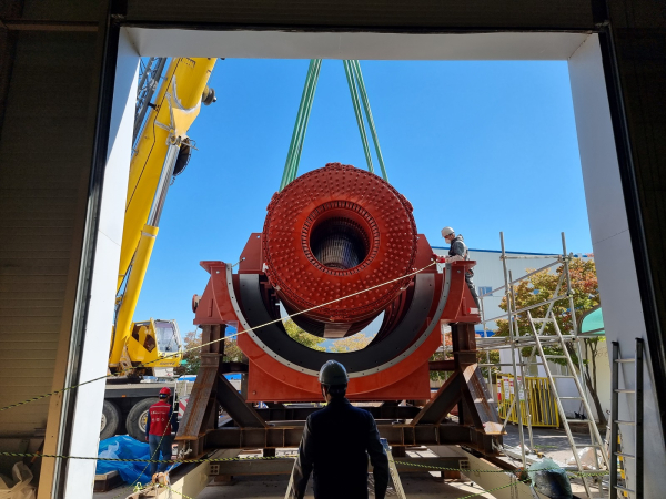 LS ELECTRIC officials installing an additional short-circuit generator at the Power Testing & Technology Institute (PT&T) in 2023 / Courtesy of LS ELECTRIC