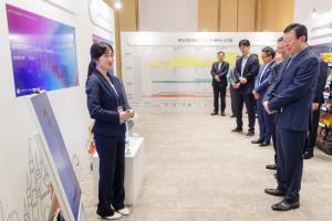 롯데, AI로 ‘롯데다움’ 새로 만든다… 창립 60주년 디자인 전략 가동
