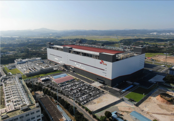 A view of SK hynix's M15 fabrication plant (fab) in Cheongju, South Korea/ Courtesy of SK hynix